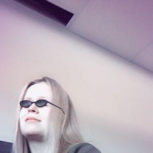 Meet your Posher, Courtney